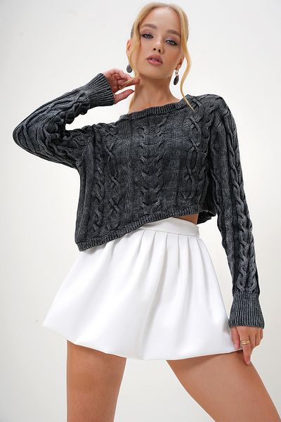 Trend Alaçatı Stili Women's Anthracite Crew Neck Pale Effect Crop Sweater Alc-X13023