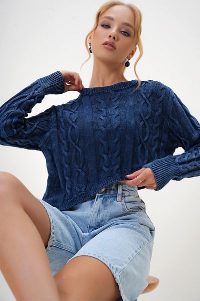 Trend Alaçatı Stili Indigo Blue Crop Sweter - Okrągły Dekolt, Efekt Pale, Alc-X13023