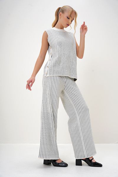 Trend Alaçatı Stili Cream Colored Women's Blouse and Palazzo Pants Set - Half Turtleneck, Buttoned Side Detail, Alc-X13010