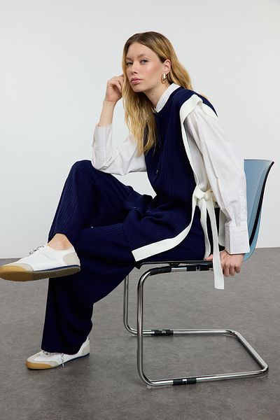 Trendyol Modest Sada úpletu a kalhot v námořnické modré s rozparkem - Tctaw24Us00087