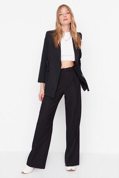 Trendyol Collection Schwarze Hose mit weitem Bein/weitem Bein und hoher Taille aus gewebtem Stoff TWOAW22PL0066