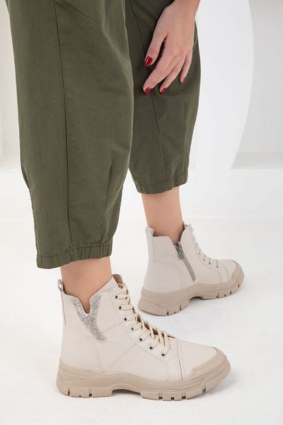 SOHO Beige Damenstiefel und Stiefeletten, Modell 19915