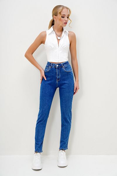 Trend Alaçatı Stili Blaue 5-Taschen-Jeanshose mit gewaschenem Röhrenbein für Damen ALC-X13052