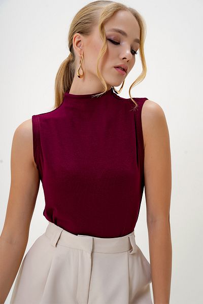 Trend Alaçatı Stili Women's Burgundy Stand Collar Two Thread Sleeveless Blouse Alc-X13038