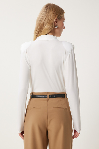 Happiness İstanbul Dámská písková halenka se zavinovaným límečkem a zapínáním na patentky Zh00039