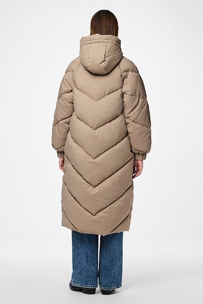PIECES PCNOCELYN PUFFER JACKET – bequeme Passform und stilvolles Design