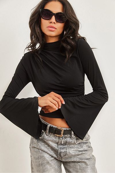 Olalook Dámská černá halenka s detailním španělským rukávem Crop Blz- 19002775
