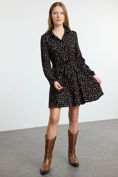 Trendyol Collection Black Belted Animal Mini tkané šaty Twoaw25El00461
