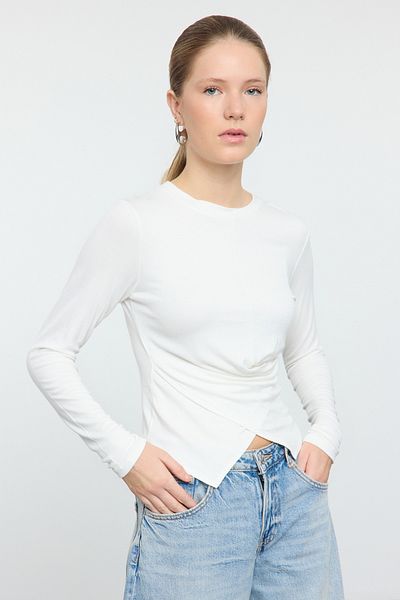 Trendyol Collection Ecru Double Breasted Shir/Drape Detailed Slim/Body Fitted Knitted Blouse Twoaw25Bz00216