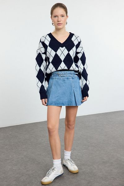 Trendyol Collection Pulover de tricotat cu decolteu în V cu textura moale bleumarin TWOAW25KZ00200