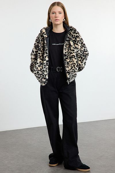 Trendyol Collection Oversize hnědá plyšová bunda s leopardím vzorem - kapuce, barva Twoaw23Mo00301