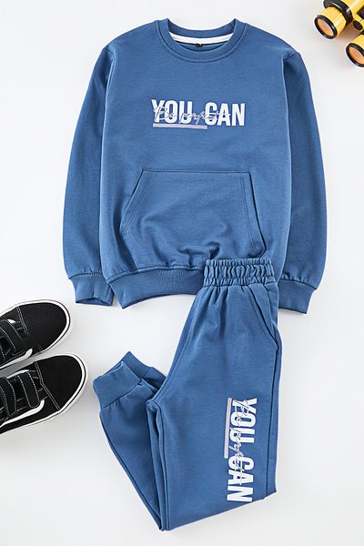 TRENDYOLKIDS Costum tricotat cu slogan pentru băiat Indigo TKDAW25AU00149