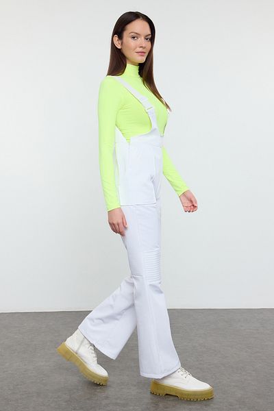 Trendyol Collection Bílá prodyšná padáková tkanina - kombinéza do sněhu, THMAW24TU00000