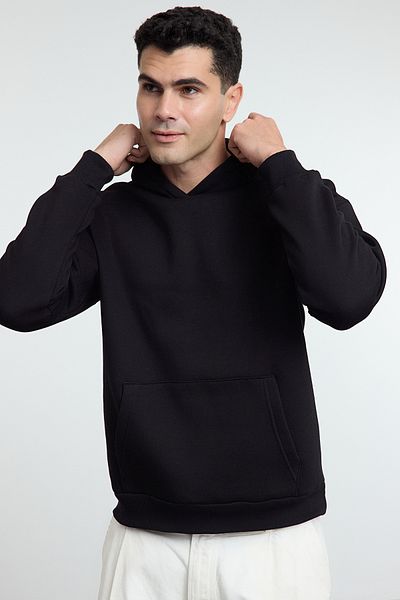 Trendyol Collection Черен суитшърт с качулка и щампа с широк разкроен гръб Tmnaw25Sw00112