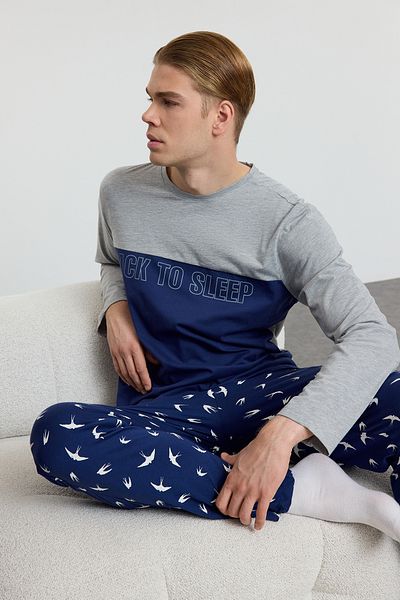 Trendyol Collection Sötétkék színű, paneles, normál szabású férfi kötött pizsama szett - Tmnaw25pt00039