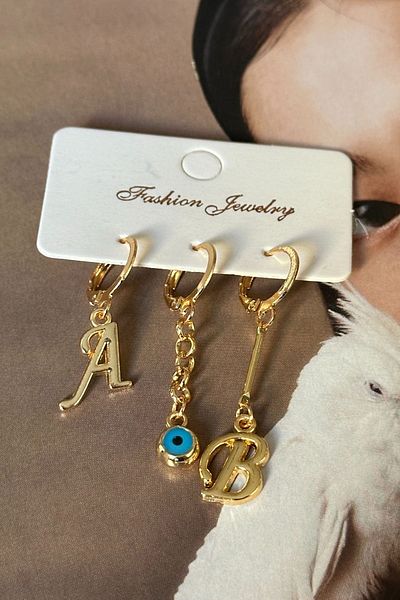 Trendy Butik مجموعة أقراط مع عيون شريرة قابلة للاختيار
