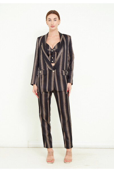 Favori بدلة ثلاثية مطبوعة بخط رقمي من قماش الساتان للسيدات من Modatalika