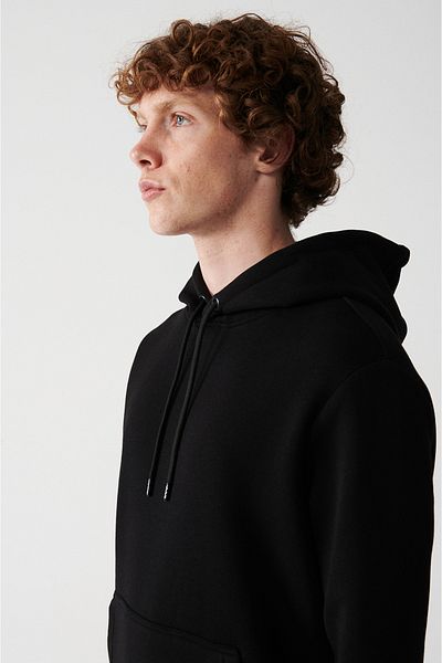 Avva Schwarzes Herren-Sweatshirt mit Kapuze und 3 Fäden aus Baumwolle E 001018