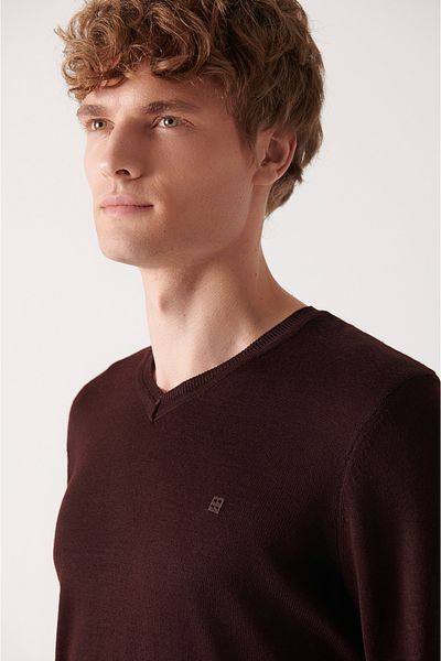 Avva Herren-Strickpullover E in Burgunderrot mit V-Ausschnitt aus Wollmischung 005016