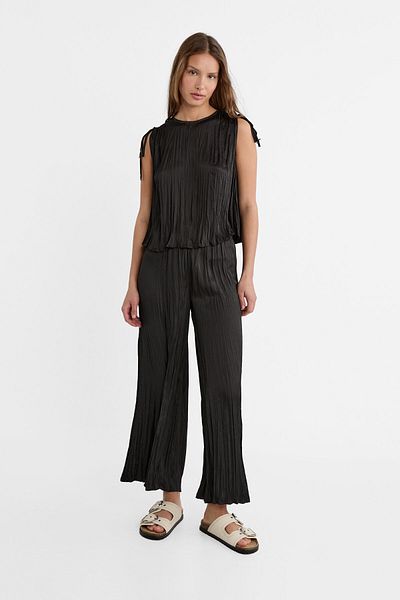 Stradivarius Flowing textured satin culottes