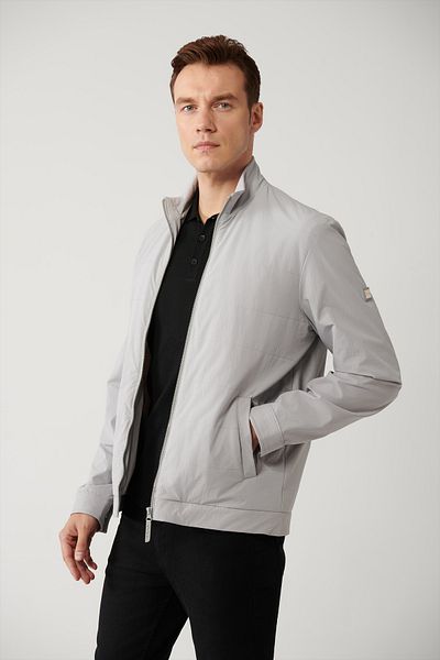 Avva Herrenmantel aus grauem, dehnbarem Stoff, wasserabweisend, mit Taschen, dünn, A31y6006