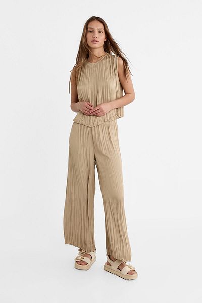 Stradivarius Flowing textured satin culottes