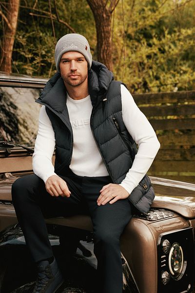 Avva Men's Navy Blue Goose down Water Repellent and Windproof Hooded Vest A32Y6504