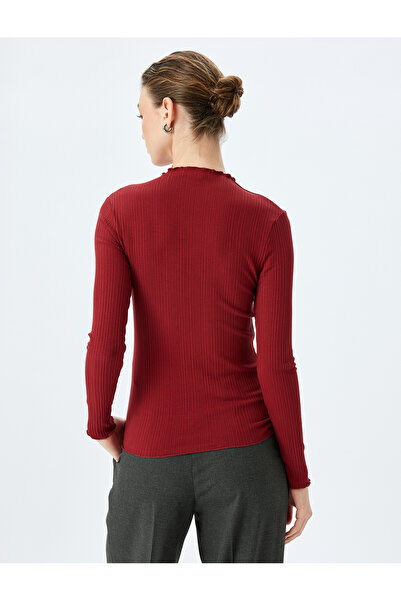 Koton Langärmliges, leichtes, strukturiertes T-Shirt mit Stehkragen aus Viskose-Stoff