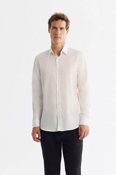 Avva Weißes Herrenhemd mit klassischem Kragen aus 100 % Baumwollsatin B 002006