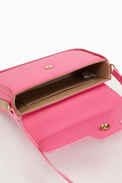 Levidor Fuchsia Adjustable Strap Shoulder Bag