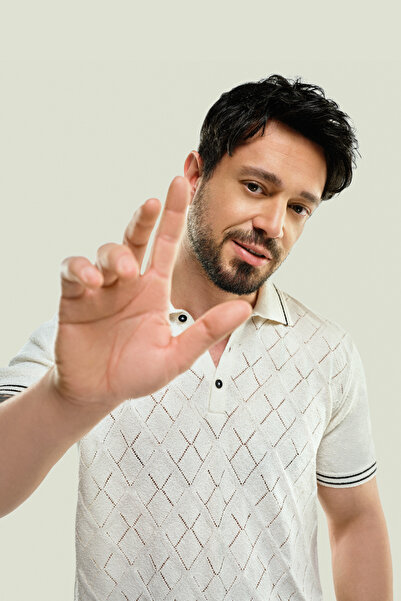 Avva Men's Ecru 3-Button Diamond Pattern Polo Neck Regular Fit Knitwear T-Shirt A41Y5053