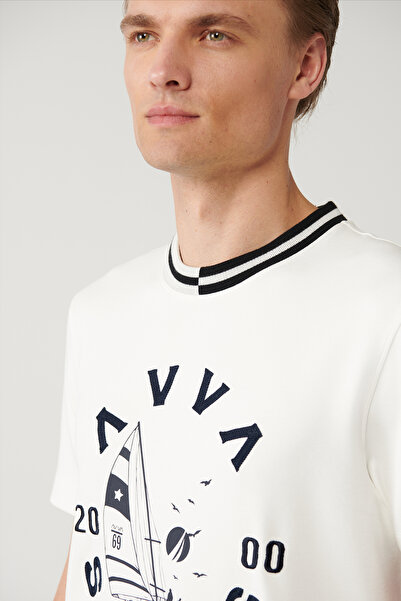 Avva Men's White Soft Touch Crew Neck Printed and Embroidered Regular Fit T-Shirt A41Y1334