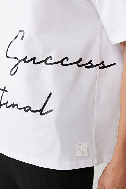 Avva Чоловіча біла 100% бавовняна футболка з велосипедним коміром, принтом та оверсайз-кроєм A41Y1038