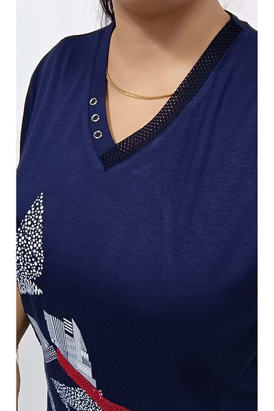 AKŞEN GİYİM LARGE SIZE COLLAR WITH EYELET FRONT AND PRINT DETAIL SHORT SLEEVE COTTON V-NECK MARIN BLUZ