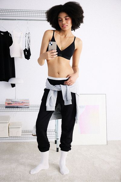 Penti Sutien negru triunghi moale - Design confortabil