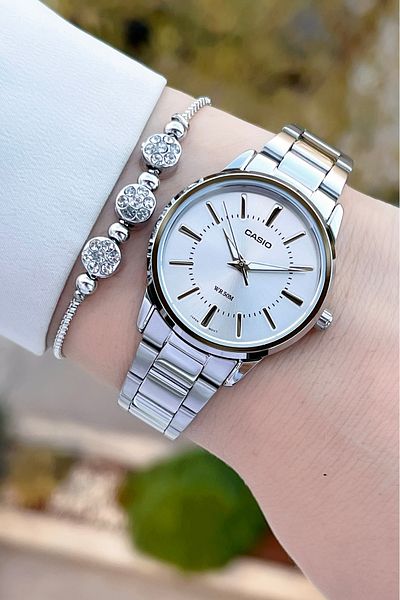 Casio Metallic Color Women's Wristwatch