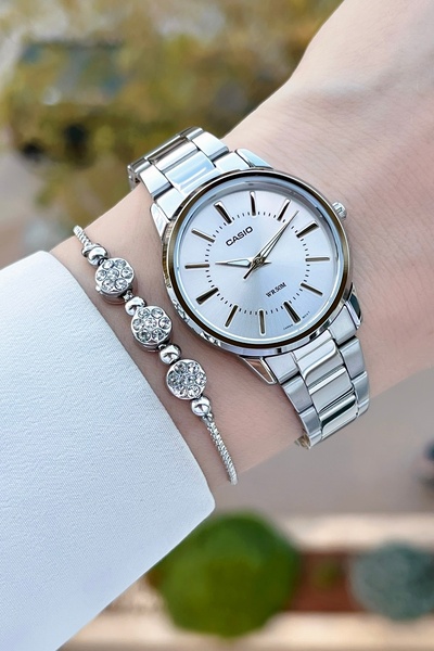 Casio Metallic Color Women's Wristwatch