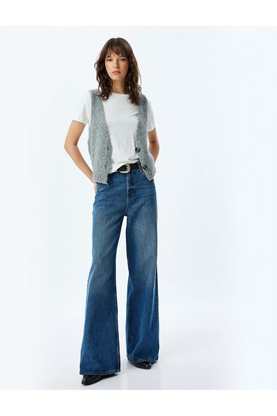 Koton Wool Blended V-Neck Buttoned Knitted Vest