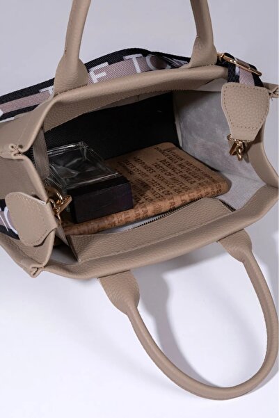 MUJGAN Women's Light Mink Hand and Cross Medium Size Shoulder Bag Width 28cm Length 20cm