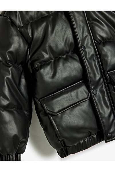 Koton Oversize bunda s kapucí - s gumovými manžetami a větrným uzávěrem