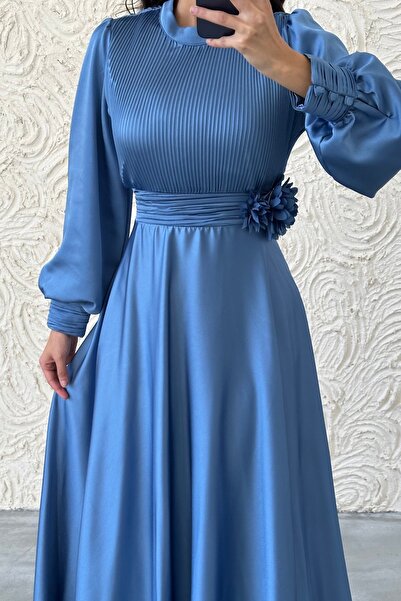 LEYUZE BUTİK فستان سهرة حجاب نيلي - تفاصيل زهور وطيات رفيعة