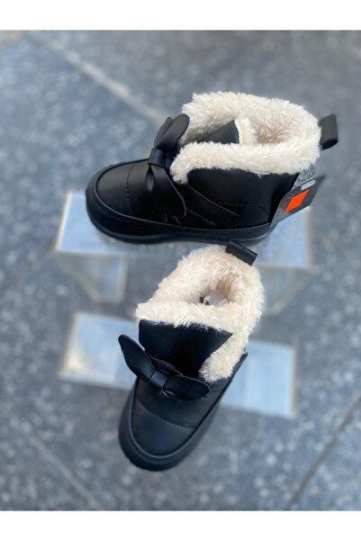 Aysun Ayakkabı siyah dış meteryal cild deri  iç meteryal kürklü bantlı bebek bot