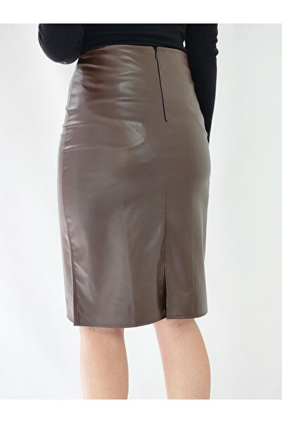YAXİ Fusta creion din piele de culoare maro cu cusături în față