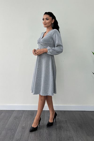 giyimmasalı Μίντι Φόρεμα από ύφασμα Sparkly Crepe με Twist Λεπτομέρεια - ΑΣΗΜΙ
