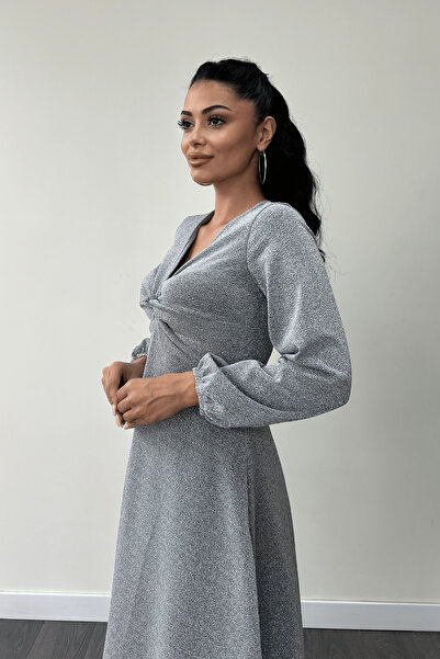 giyimmasalı Pırıltılı Krep Kumaş Burgu Detaylı Midi Elbise - GÜMÜŞ