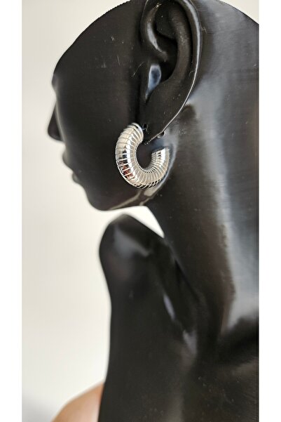 Çelik Bombeli Tırtıklı Kadın Küpe