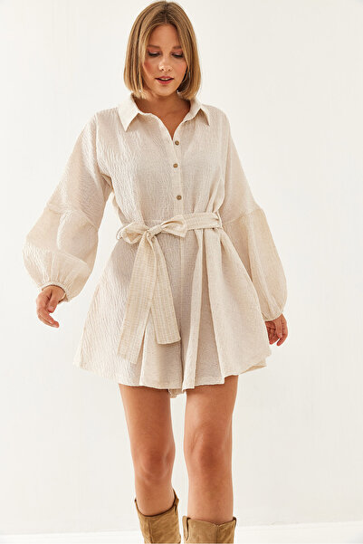 Bianco Lucci Seersucker υφασμάτινη γυναικεία φόρμα με φορητή ζώνη - Λεπτομερές σορτς με κουμπιά60251359