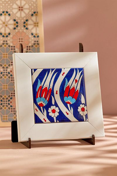 Anadolia Seria Çini Lale Laci Tablă de pictură ceramică cu cadru alb