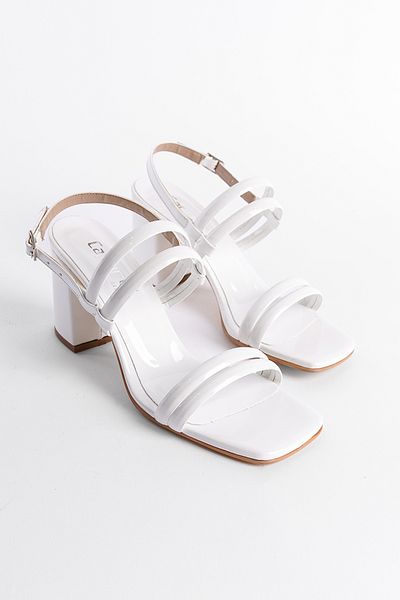 Capone Outfitters Blunt Toe Double-Strapped Mid-Heeled Patent Leather Women's Sandals