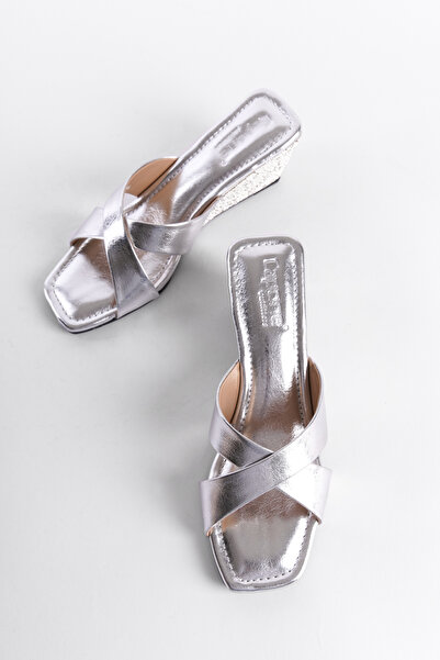 Capone Outfitters Wedge Heeled Stoned Banded Women's Slippers